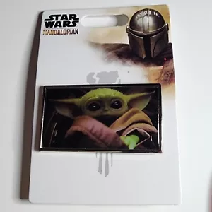 Disney Star Wars 2020 Mandalorian The Child Grogu Baby Yoda Photo Pin NEW - Picture 1 of 2