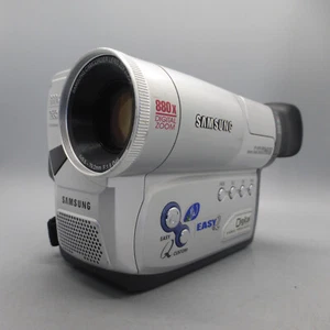 Samsung VP-W90 Handheld 8mm Cassette Camcorder Silver Tested - Picture 1 of 9