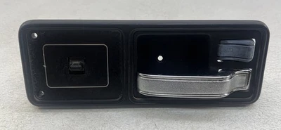84-96 Jeep Cherokee XJ Right Hand Drive Driver Side Rear Door Handle OEM Black - Image 1 of 4