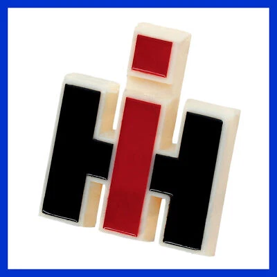 Emblem für IHC Case Logo Firmenlogo weiss 323 - 1246 Traktor , 120397C1 * - Bild 1 von 3
