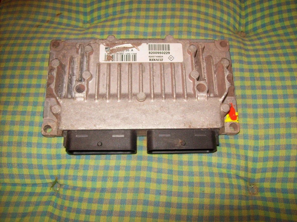 Centralina cambio Renault Clio III 1.6 16V 2011 S126028120A 8200950229 - Immagine 1 di 1