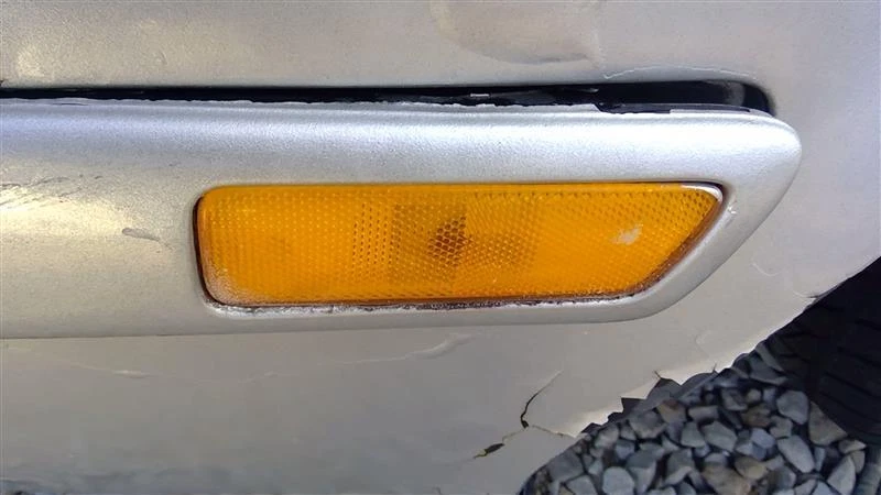 Conjunto de luz de señalización lateral usada se adapta a: Volkswagen Golf 2004 marcador lateral Sdn City Foto 1 de 4