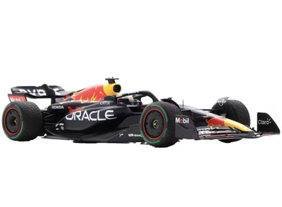 Oracle Red Bull Racing RB18 Max Verstappen Japan GP World Champion Spark 1:18 - Image 1 of 2