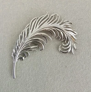 Plume Feather Silvertone 3.5x2.75" Vintage Brooch - Picture 1 of 5