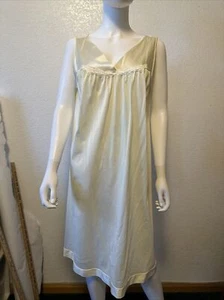 Set 2 pezzi abito e accappatoio nylon vintage Vanity Fair applicato colore panna taglia XL - Foto 1 di 8