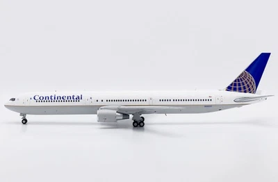 B767-400ER CONTINENTAL AIRLINES REG: N66051 - JC WINGS LH2505 1/200 - PRE ORDER - Image 1 of 4