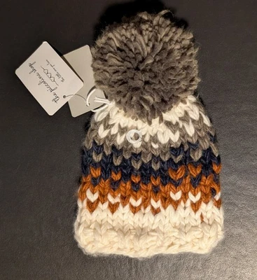 Gorro de bebé tejido a rayas The Blueberry Hill Will con pompón XS 3-6 meses nuevo con etiquetas Foto 1 de 4