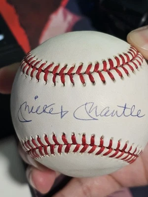 Mickey Mantle Official AL Baseball PSA / DNA Auto HOF New York Yankees # D58036 - Image 1 of 4