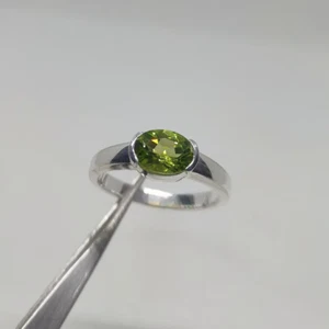 Beautiful Peridot Ring 925 Silver August Birthstone Half bezel Statement Ring - Picture 1 of 5