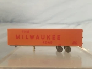 Vtg N scale MIlwaukee Road Railroad Van Container Trailer - Picture 1 of 6