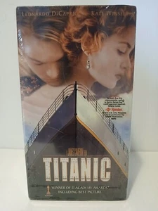 Titanic VHS (1997 2-Tape Set Leonardo DiCaprio, Kate Winslet) NEU versiegelt  - Bild 1 von 4