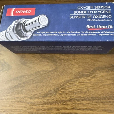 Sensor de oxígeno Denso 234-4940 para Chevrolet GMC Cadillac Silverado 1500 2014-2020 Foto 1 de 4