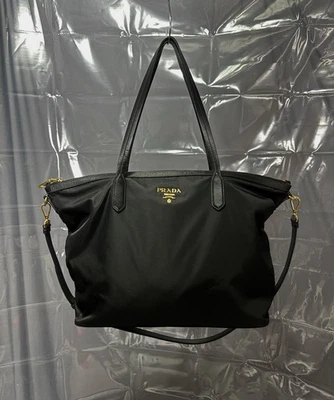 Stunning Prada Women`s Vintage Y2K Nylon Logo Luxury Casual Bag - Image 1 of 4