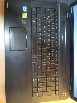 Laptop 17 zoll,Toshiba ,Windows 10,ca.12 Jahre - Bild 1 von 3