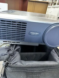 Toshiba 3LCD Data Projector TLP-X21U in Toshiba brand metal case w/ wheels - Picture 1 of 7