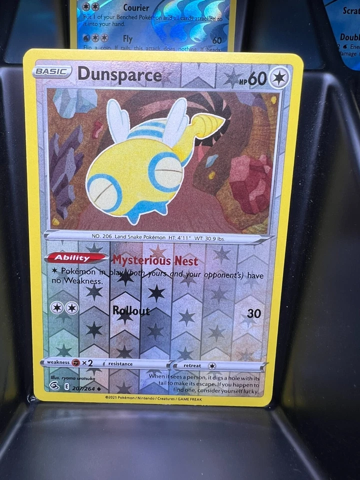 Dunsparce 207/264 Swsh08: Fusion Strike Reverse Holo - Image 1 of 1