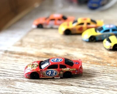 Hot Wheels No43 Lucky Charms литая модель промо-автомобиля 1:64 - Изображение 1 из 3