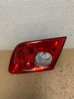 Luz trasera interior para pasajero derecho Mazda 6 2003 2004 2005 OEM D3632 DG1 Foto 1 de 4