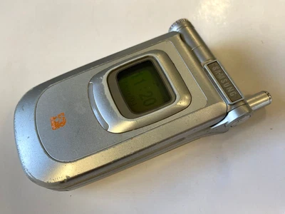 Téléphone portable Samsung V200 DÉBLOQUÉ SGH-V200 rabattable argent vintage fonctionnel - Photo 1/4