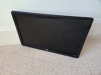 HP 2010i 20” Widescreen LCD Monitor 1600 x 900 DVI & VGA ports - Image 1 of 4
