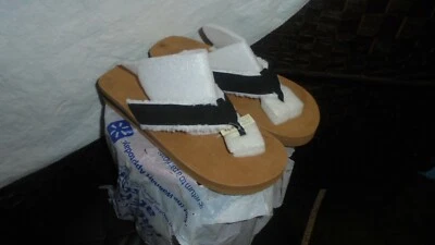  Chanclas blancas, piel de oveja, negras, gamuza sintética, talla lg 7/8 pantalla sin etiquetas Foto 1 de 4