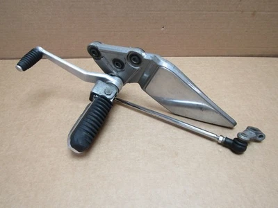 Suzuki Bandit 1200 2004 27,804 miles left riders footrest gear assembly (15013) - Imagem 1 de 4