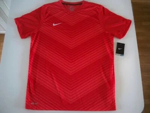 579413-657 New Men's Nike Soccer Squad Shirt Red Printed top XL - Picture 1 of 6