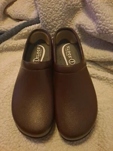 Men's Klogs Brown Chestnut Bistro Slip Resistant Slip On Loafers Size 11 - Picture 1 of 5