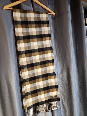 ¿D&Y más suave que la cachemira? Bufanda Mujer 64" X 12" Foto 1 de 4