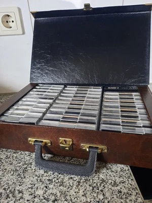 Kassettenkoffer 1/3, Vintage, Kassetten Konvolut, dazu 30 Stück MC Tape Retro  - Bild 1 von 4