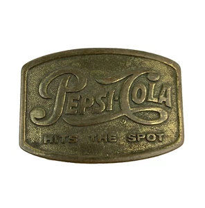 Hebilla de cinturón vintage de latón metálico Pepsi Cola Hits The Spot - Imagen 1 de 5