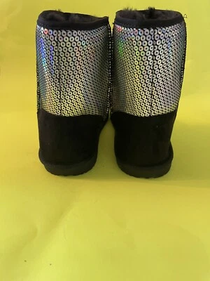 Botas de invierno Children’s Place plateadas con lentejuelas y negras Foto 1 de 4