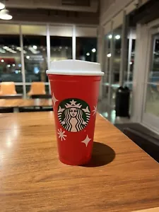 Starbucks 2022 Reutilizable Red Hot Cup 16oz Navidad Grande “Red Cup” Vacaciones Raro - Imagen 1 de 2