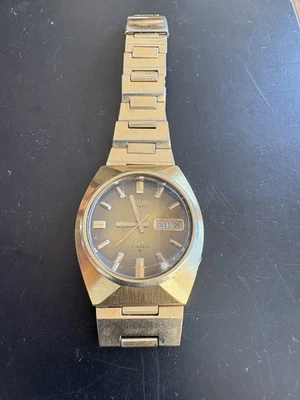 Vintage Seiko DX 17 Jewels Automatic Watch Faceted Crystal Japan 6106-2059T Runs - Image 1 of 4