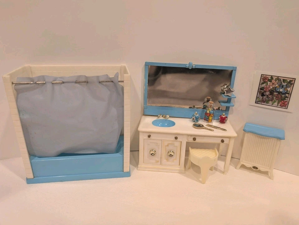 JUEGO DE BAÑO 3 piezas Renwal Little Hostess muebles vintage para casa de muñecas plástico 1:16 Foto 1 de 4