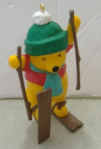 WINNIE THE POOH HALLMARK ORNAMENT - Foto 1 di 2