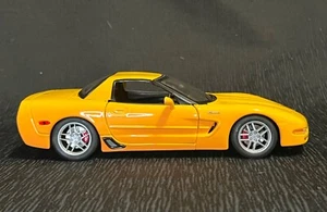 2001 Corvette Z06 Maisto 1:18 Visually Stunning YELLOW - Picture 1 of 12