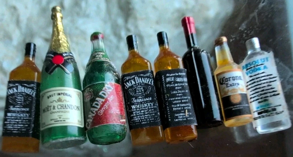 Barbi娃娃屋微型饮料迷你啤酒酒精酒瓶混合套装8件 — 第 1/4 张图片