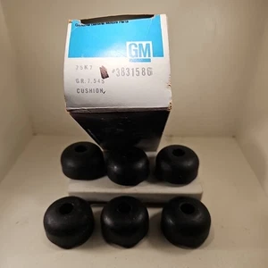 Lot Of 6 NOS GM 3831586 Rear Leaf Spring Bushings Cushions OEM 1963-82 Corvette - Bild 1 von 4