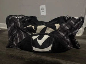 Warrior Lacrosse Equipment große Reisetasche schwarz mit Schultergurt - Bild 1 von 6