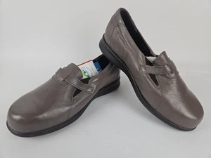 Easy B Shoes Women Leather Flat Comfort Strap Size 7 Grey - Picture 1 of 10