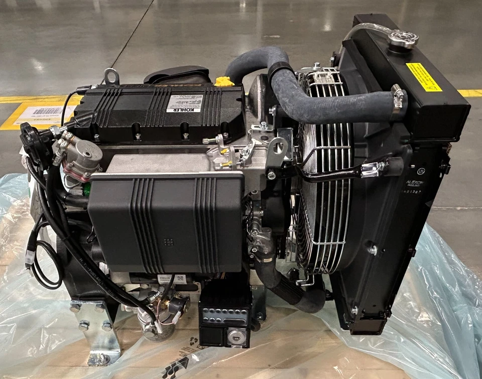 Дизельный двигатель Kohler 23,7 л.с. 3 цилиндра жидкостное охлаждение KDW1003-E536 (C) #8.753-906.0 - Изображение 1 из 4