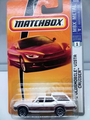 Matchbox Superfast / MB 777 - '71 Oldsmobile Vista Cruiser Wagon - White  - Image 1 of 4