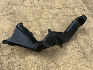 original - SUZUKI RGV250 VJ22 Air Scoop And Air Duct - Picture 1 of 3
