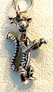 Ancien breloque/pendentif en argent sterling Disney signé TIGGER - Photo 1 sur 5