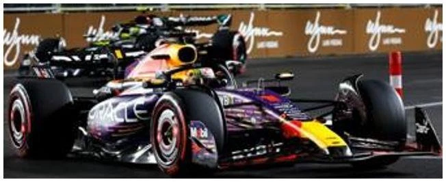Spark 1:18 Oracle Red Bull Racing RB19 #1 Winner Las Vegas GP 2023 Verstappen - Image 1 of 1
