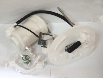 Filtro de combustible WAJ CY03-13-ZE0 compatible con Mazda CX-9 (TB) 3,7 L V6 2007-2010 Foto 1 de 3