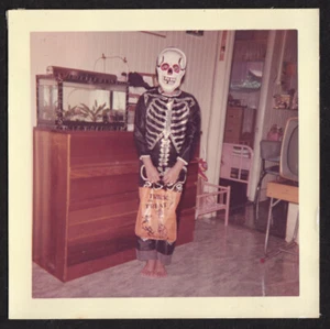 SKELETON BEN COOPER MASK HALLOWEEN COSTUME BAREFOOT BOY~ 1950s VINTAGE PHOTO - Picture 1 of 2