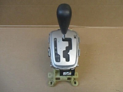 14 15 16 17 Mitsubishi Mirage transmisión automática palanca de cambios Foto 1 de 4