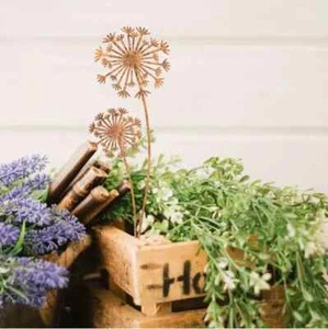 Rusty Metal Dandelion Garden Flower Stake For Pot Vast Wall Door Home Decor - Picture 1 of 4